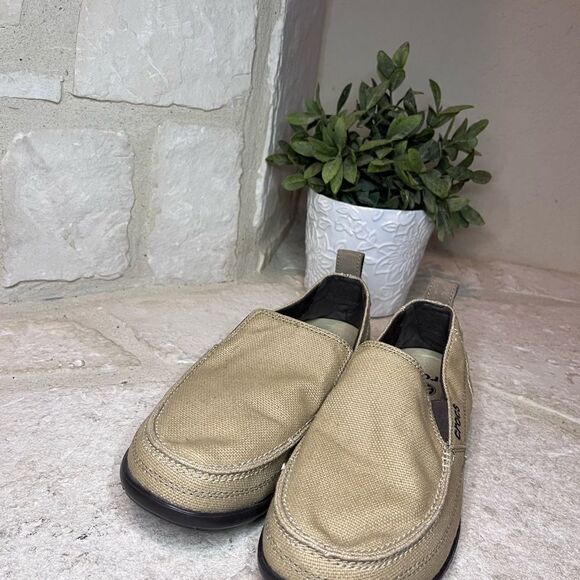 Crocs Walu Tan Slip On canvas Loafers sz 7 - Picture 2 of 9